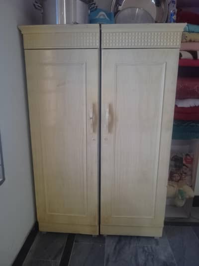 2 door almari bilkul fresh