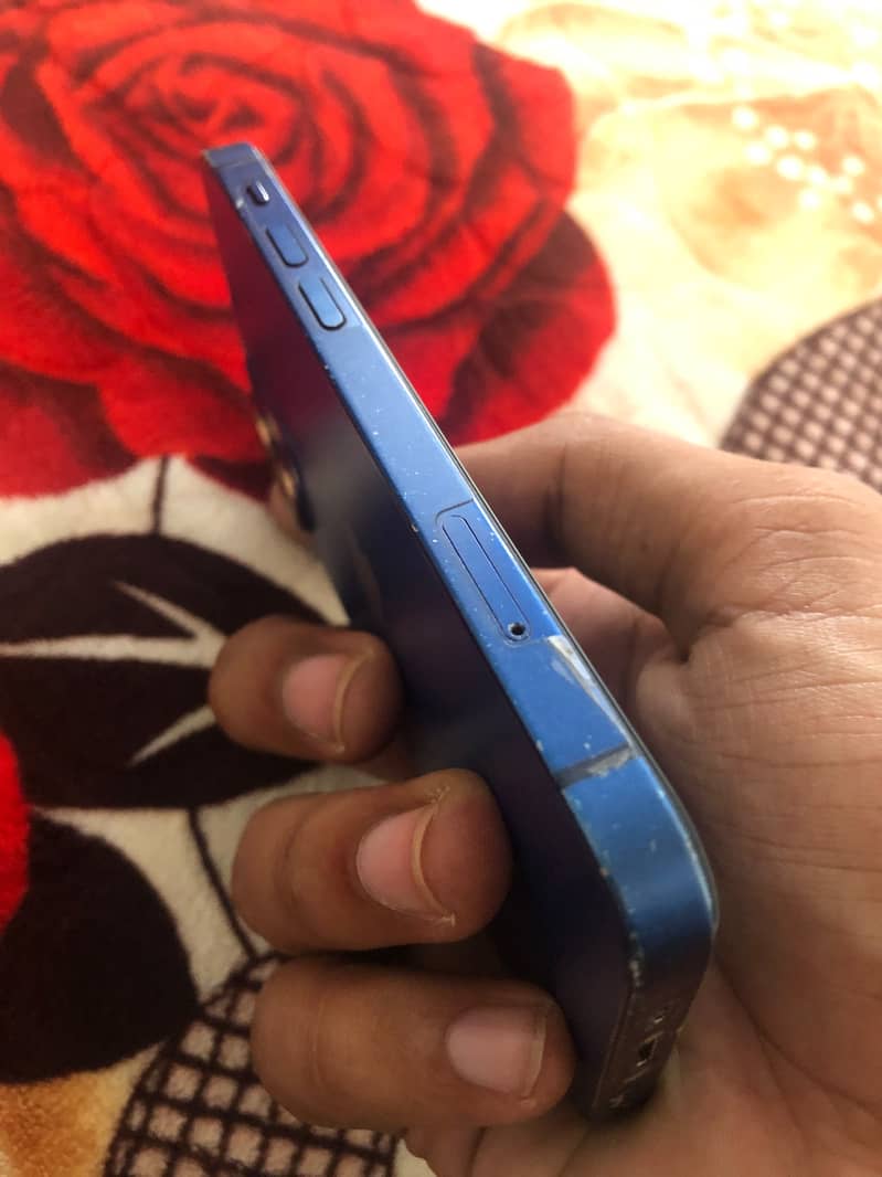 Apple iPhone 12 mini 6