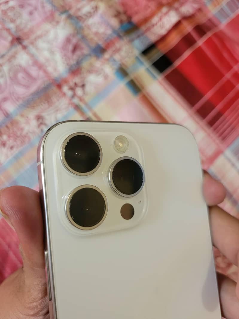 Apple iPhone 16 Pro Max 7