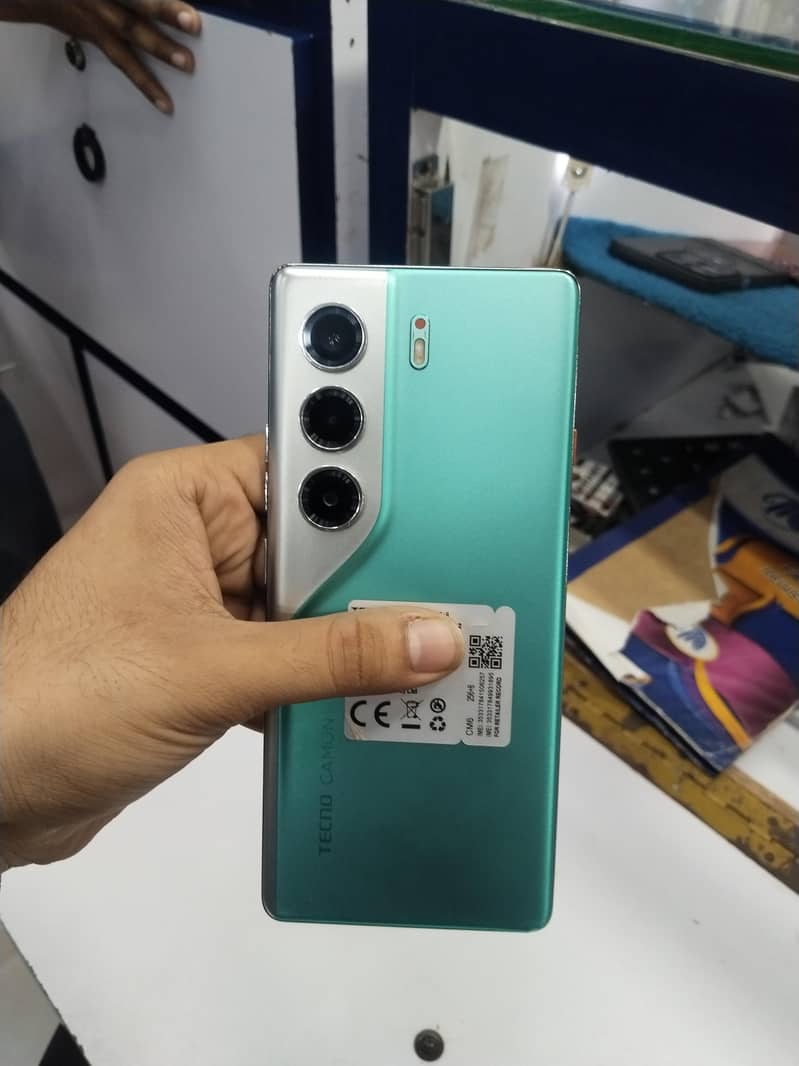 Tecno CAMON 40 Pro 0