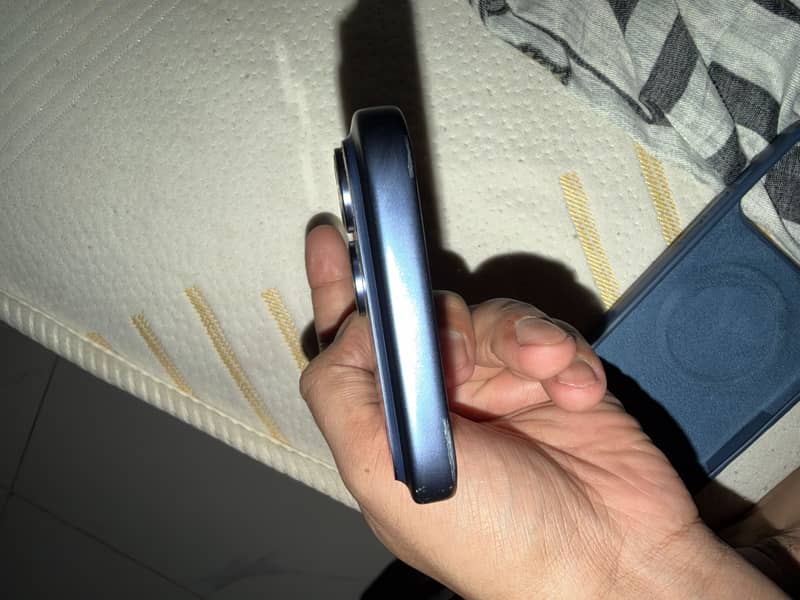 Apple iPhone 17 Pro Max 1