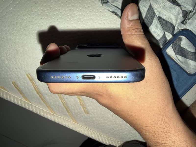 Apple iPhone 17 Pro Max 4