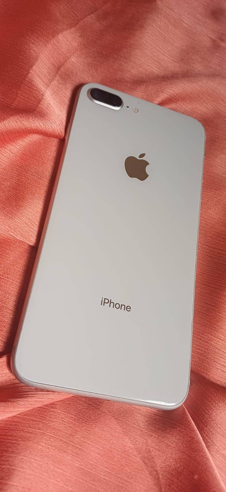 Apple iPhone 8 Plus 0
