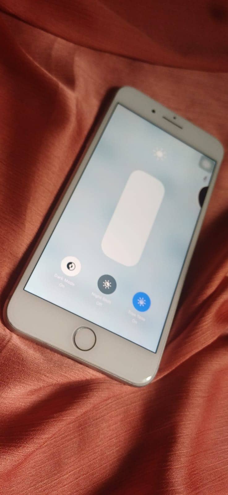 Apple iPhone 8 Plus 5