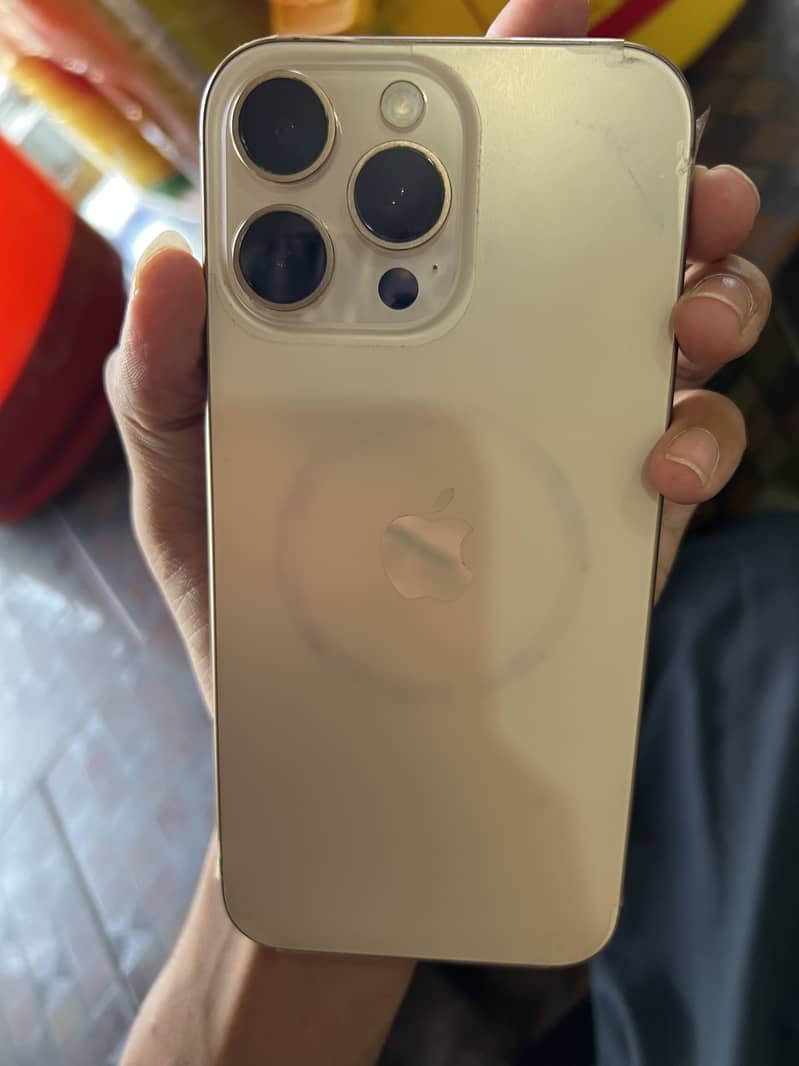 Apple iPhone 16 Pro Max 8