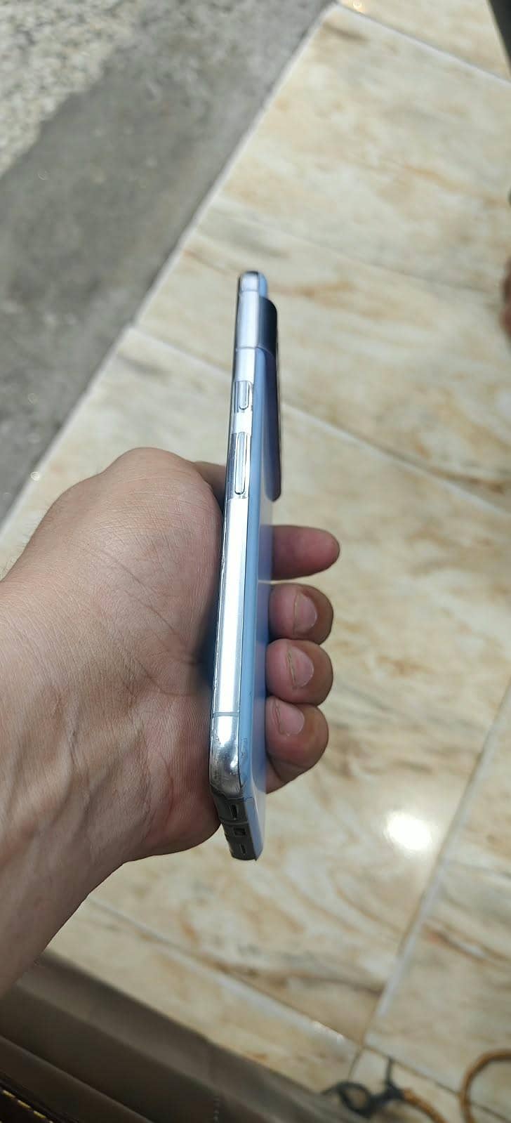 Google Pixel 8 Pro panel damage ha 3