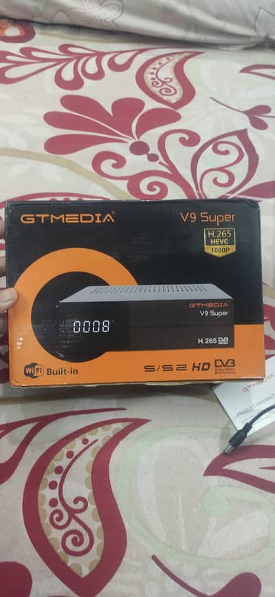 GT MEDIA V9 SUPER DISH RECEIVER