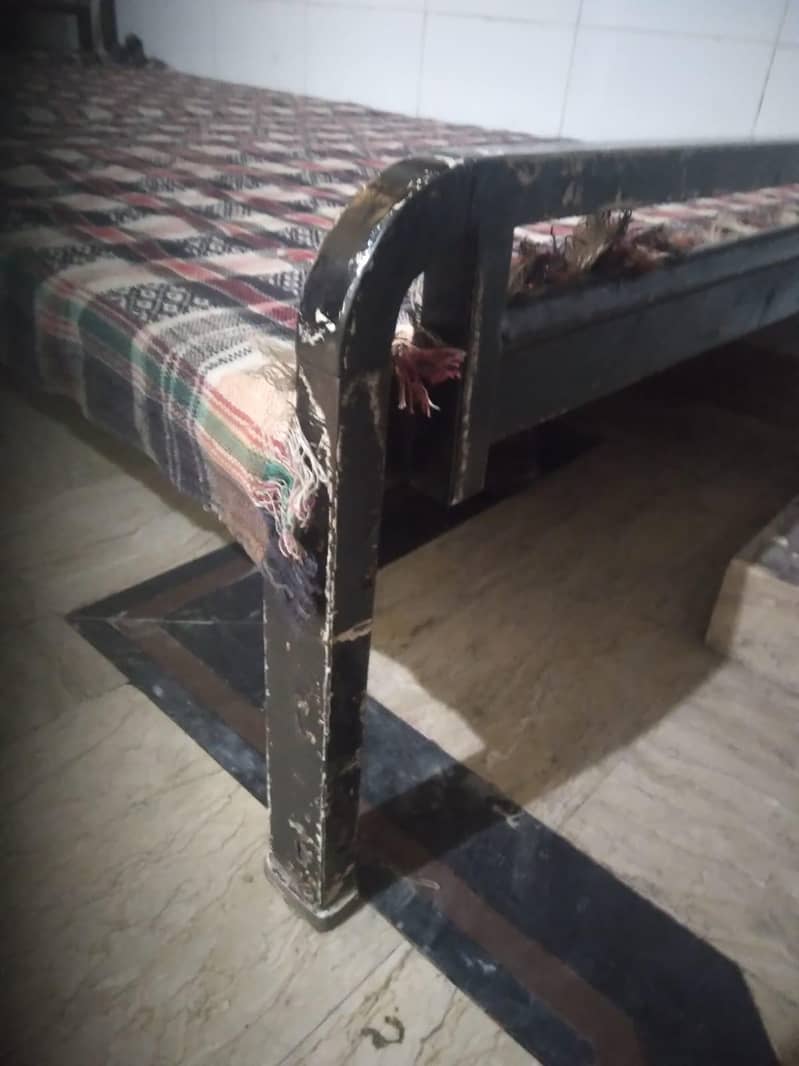 iron bed 1