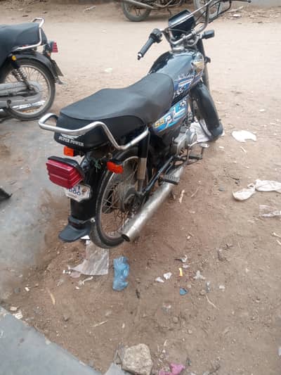 Dhoom Bike. . . Model 2010. . Engine se ok he. . . Vip Condition ha. . .