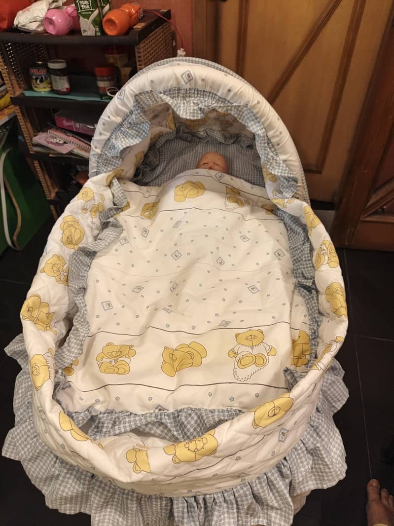 baby cot 2