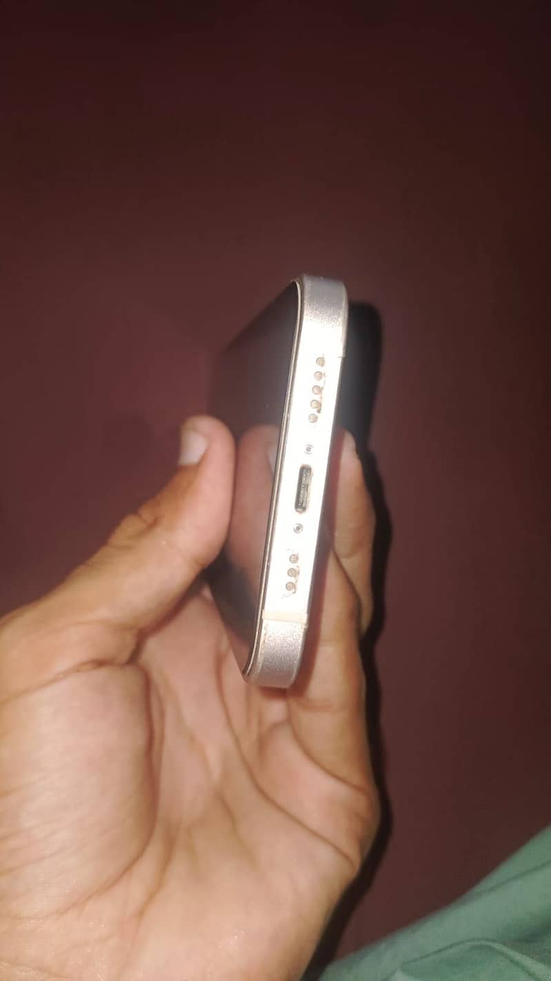 Apple iPhone 13 2
