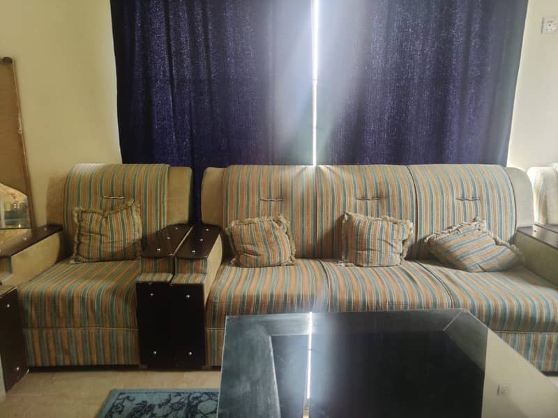 Solid sofa 0