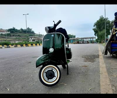 VINTAGE VESPA SUPER 150