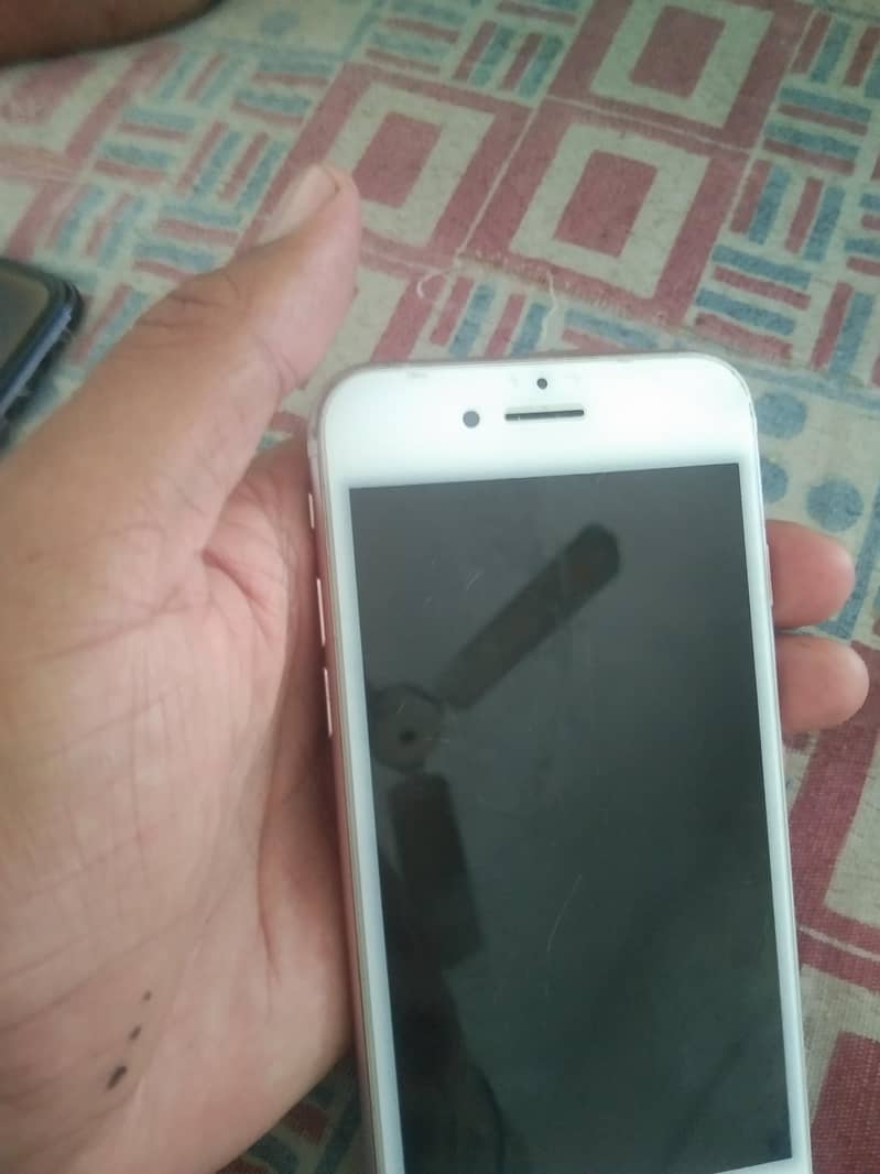Apple iPhone 7 2