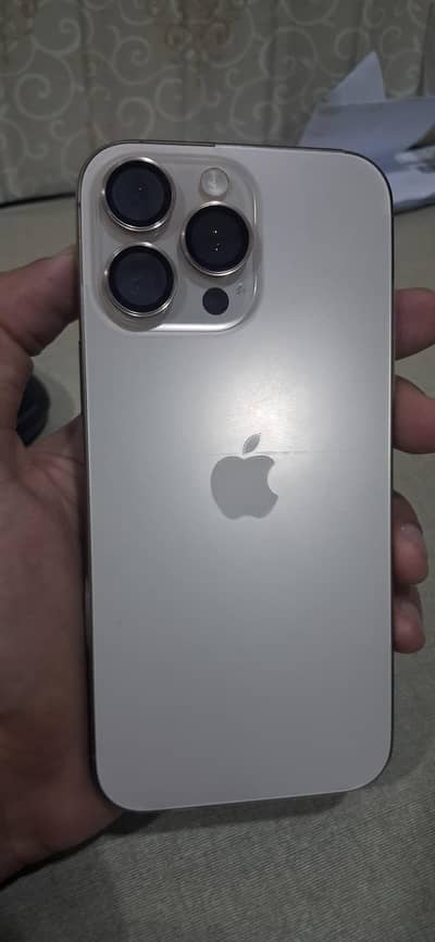 Apple iPhone 16 Pro Max