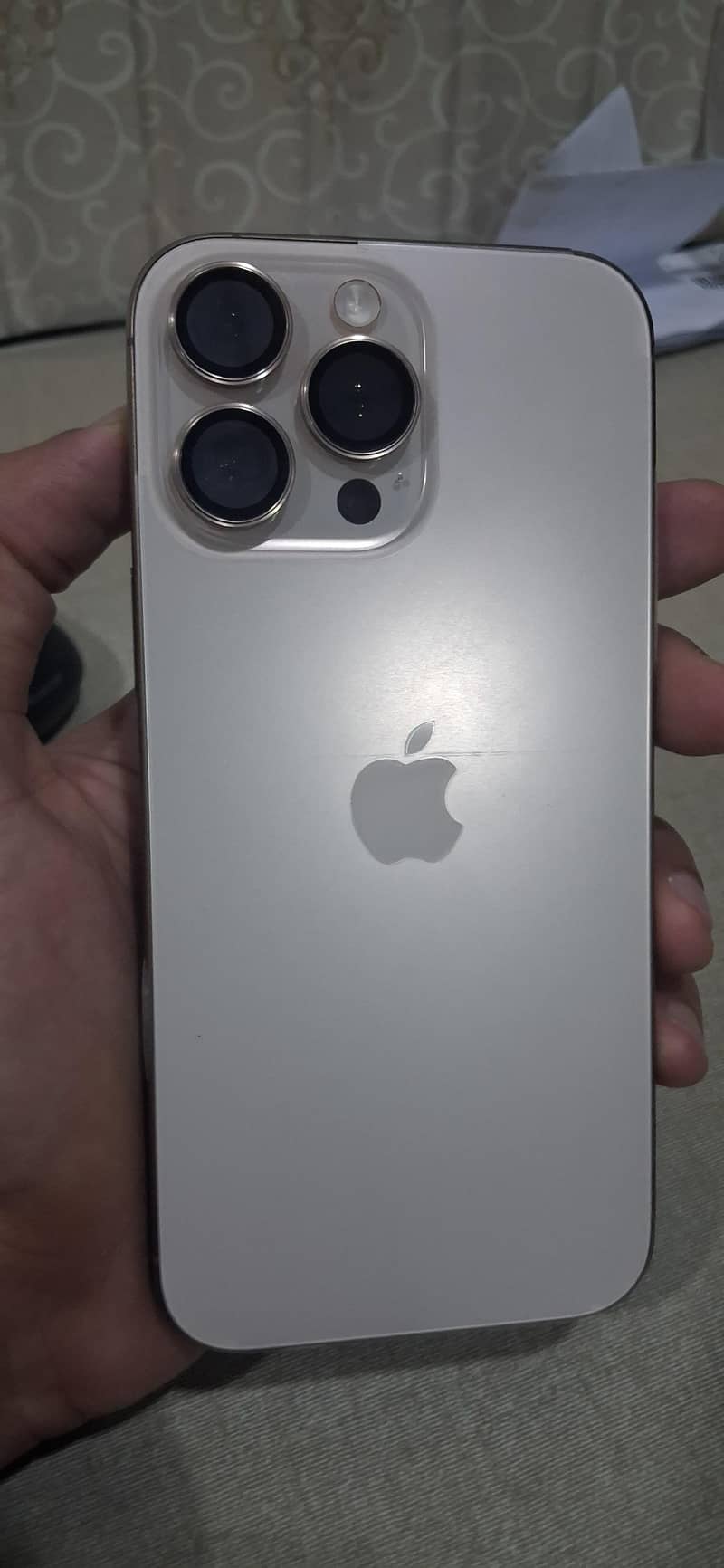 Apple iPhone 16 Pro Max 0