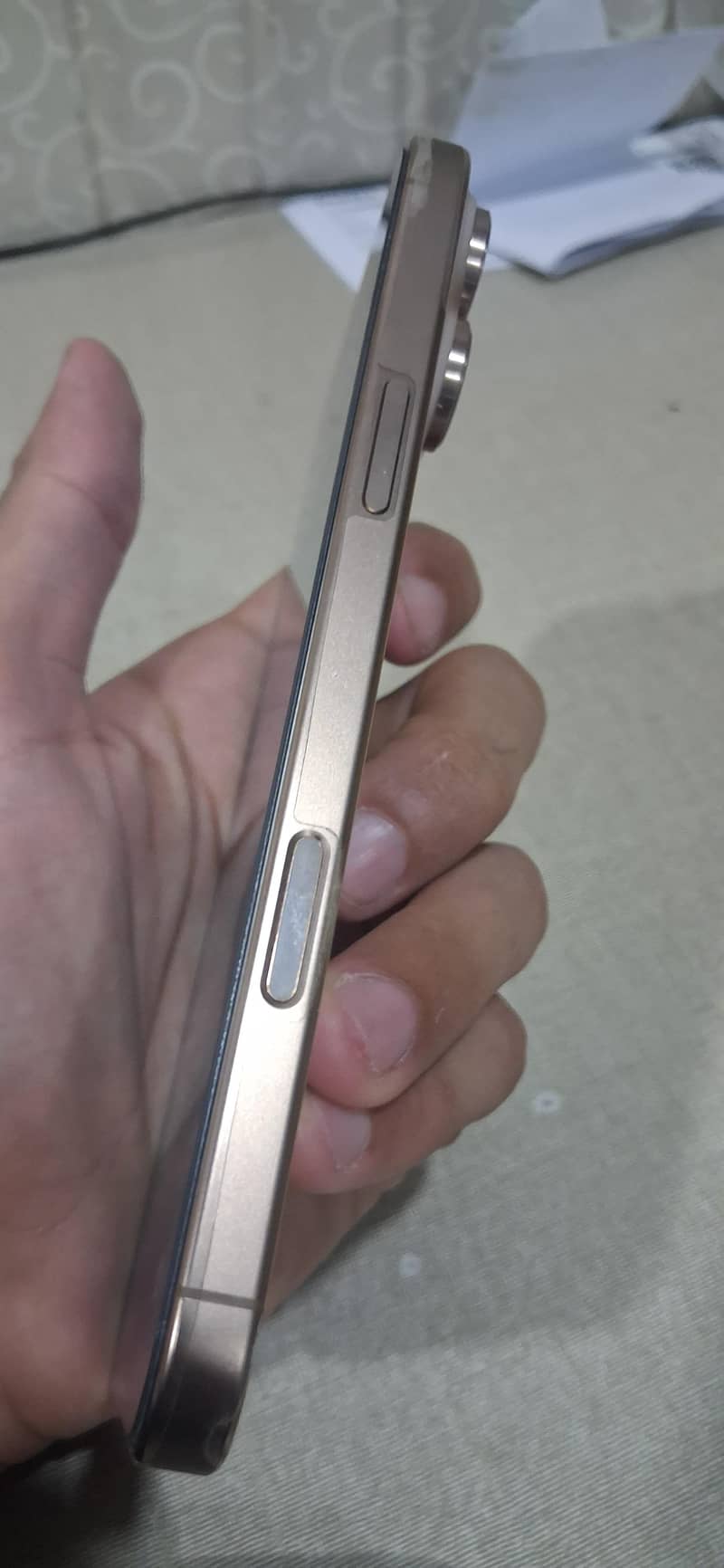 Apple iPhone 16 Pro Max 2