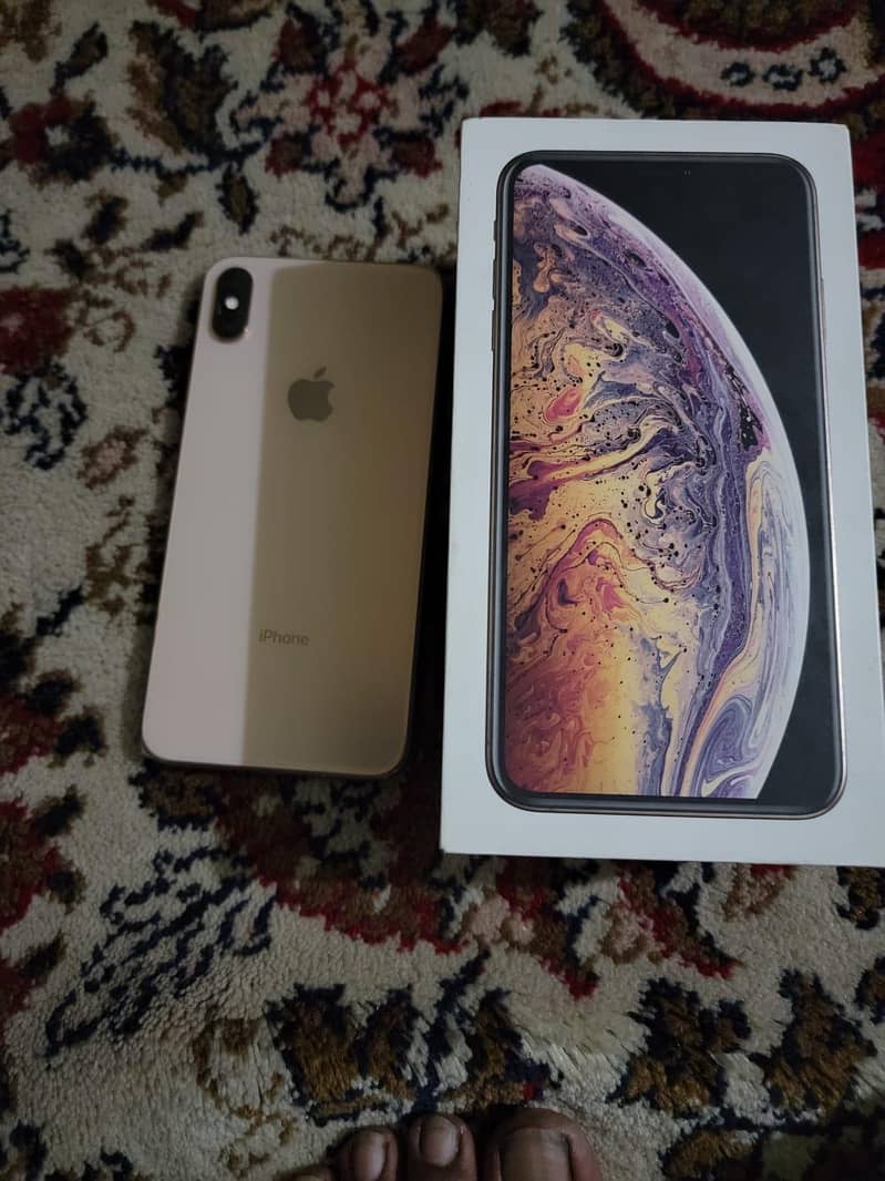 Apple iPhone XS Max 0