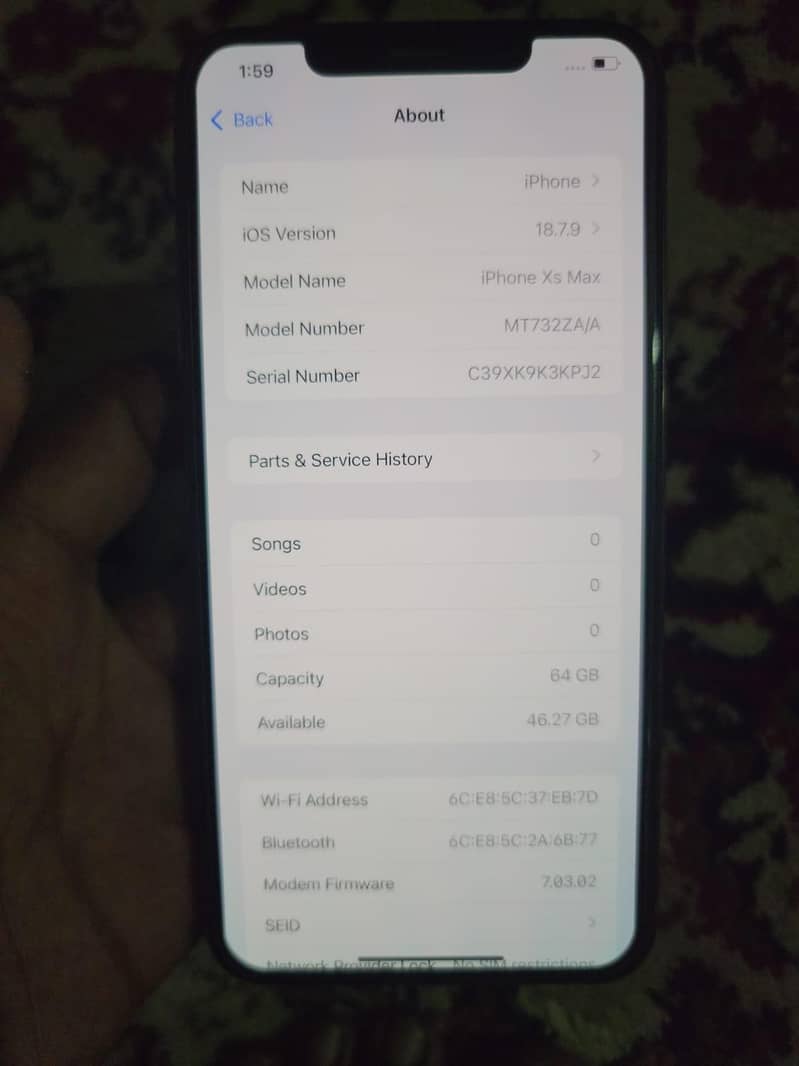 Apple iPhone XS Max 10