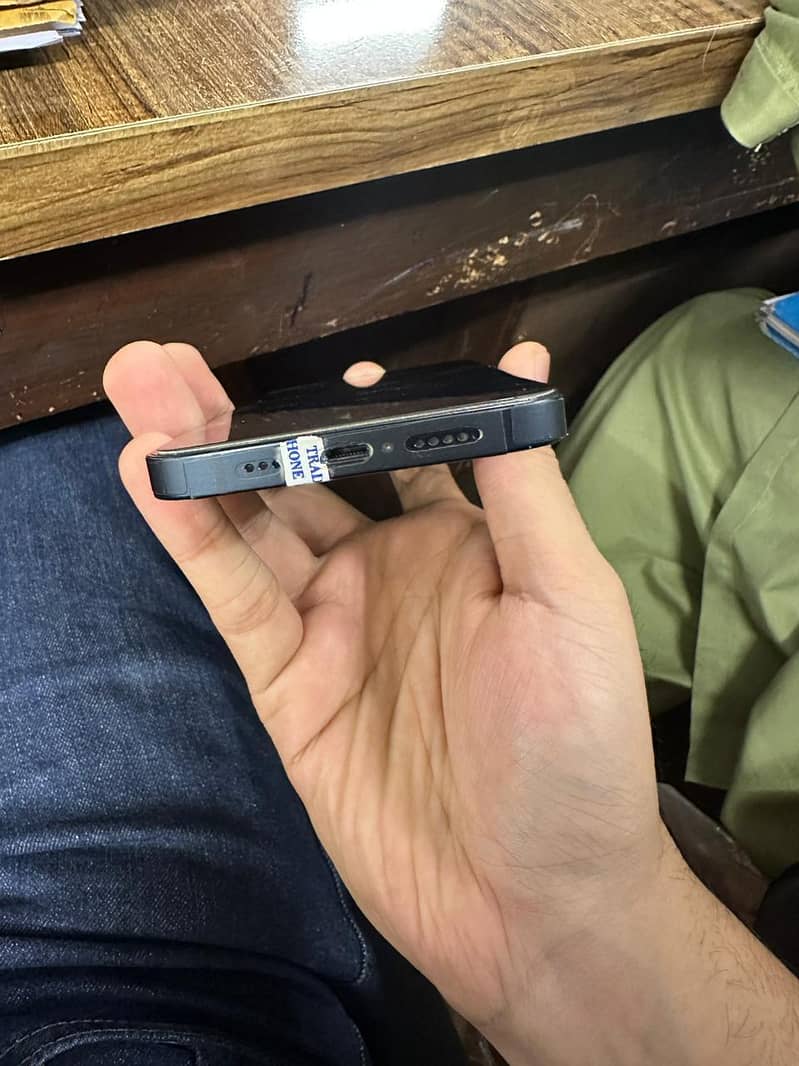 Apple iPhone 14 4
