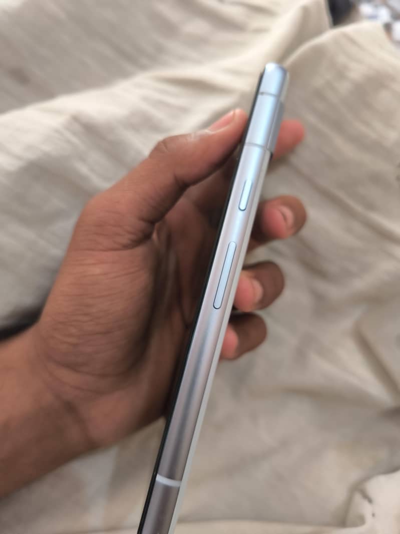 Google Pixel 7a 2