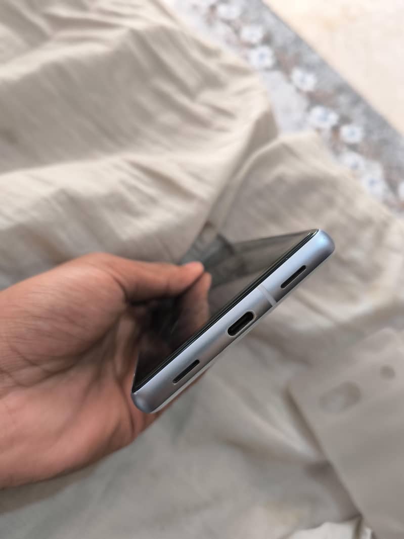 Google Pixel 7a 3