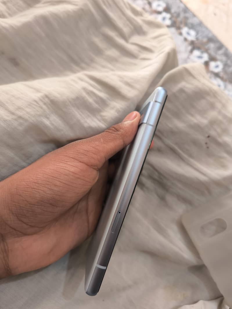 Google Pixel 7a 4