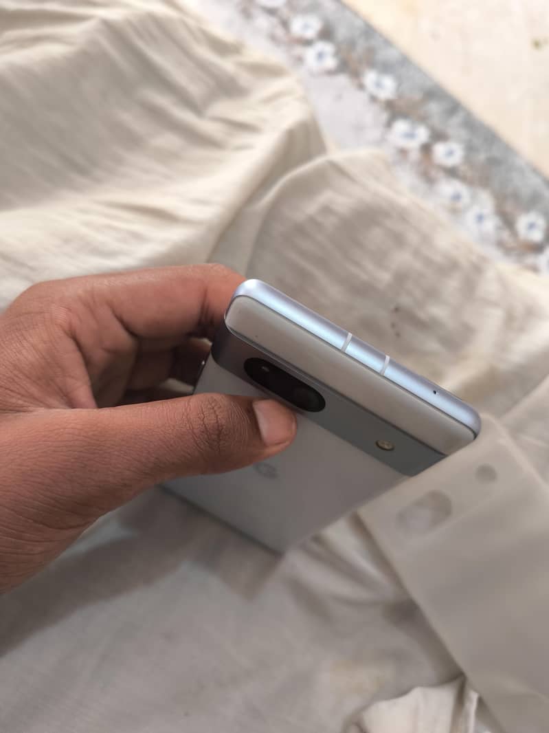 Google Pixel 7a 5