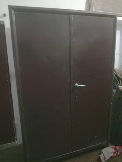 2 door metal safe almary in good condition