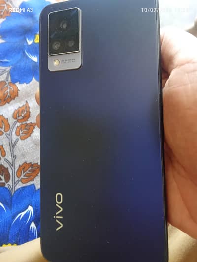 Vivo V21