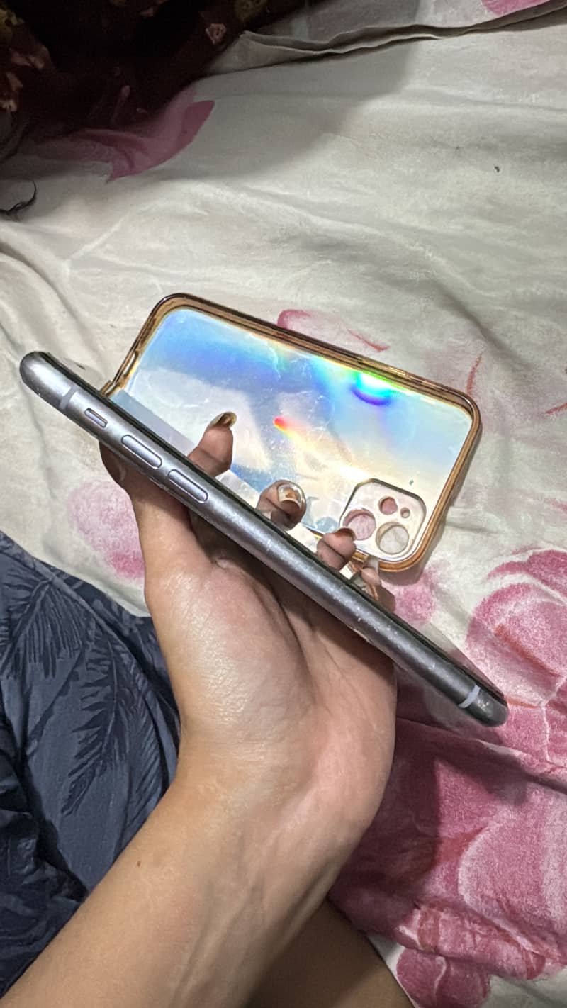 Apple iPhone 11 0