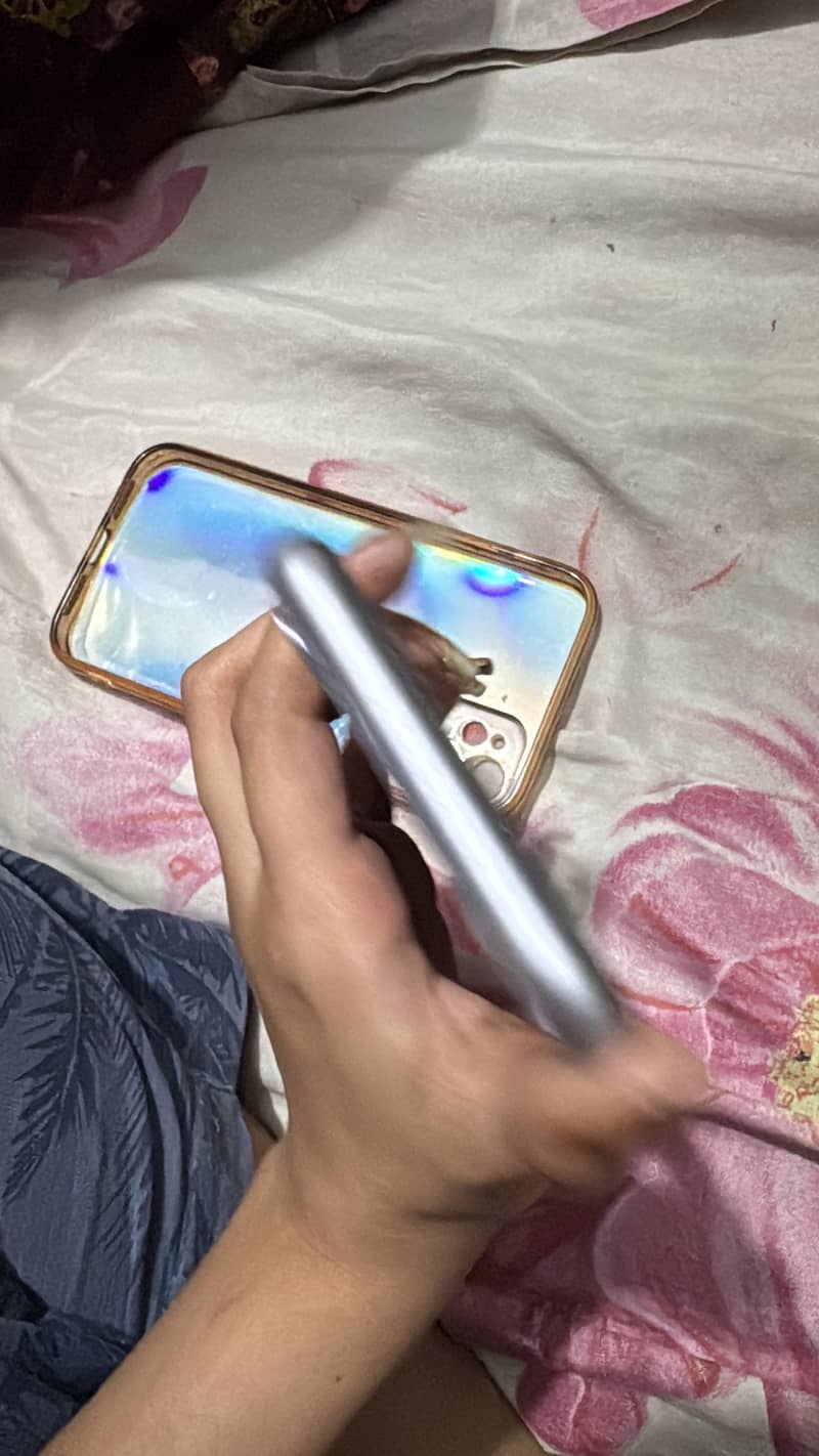 Apple iPhone 11 5