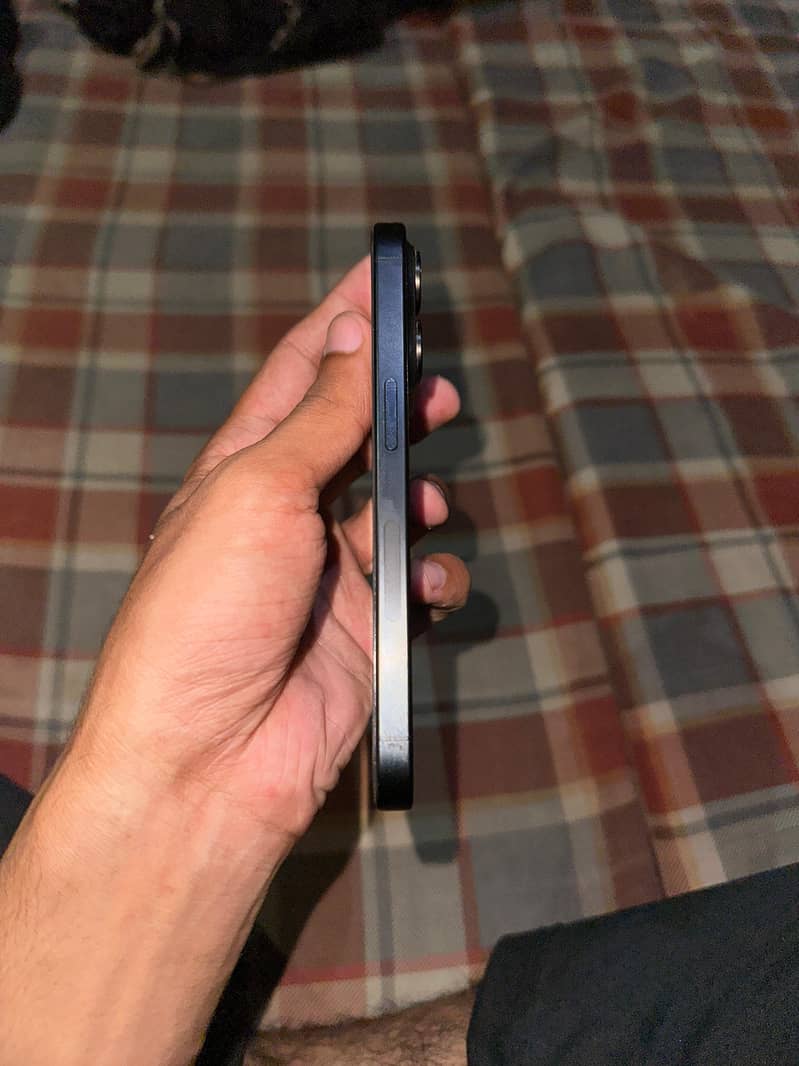 Apple iPhone 15 Pro 1