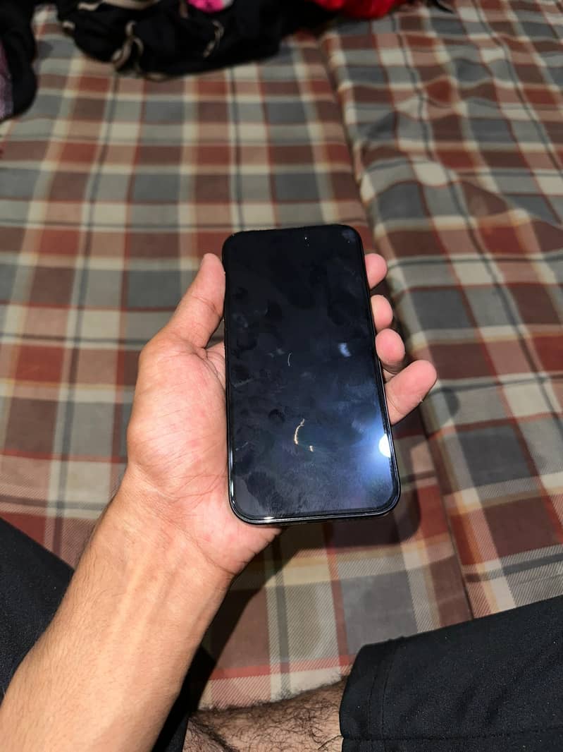 Apple iPhone 15 Pro 3