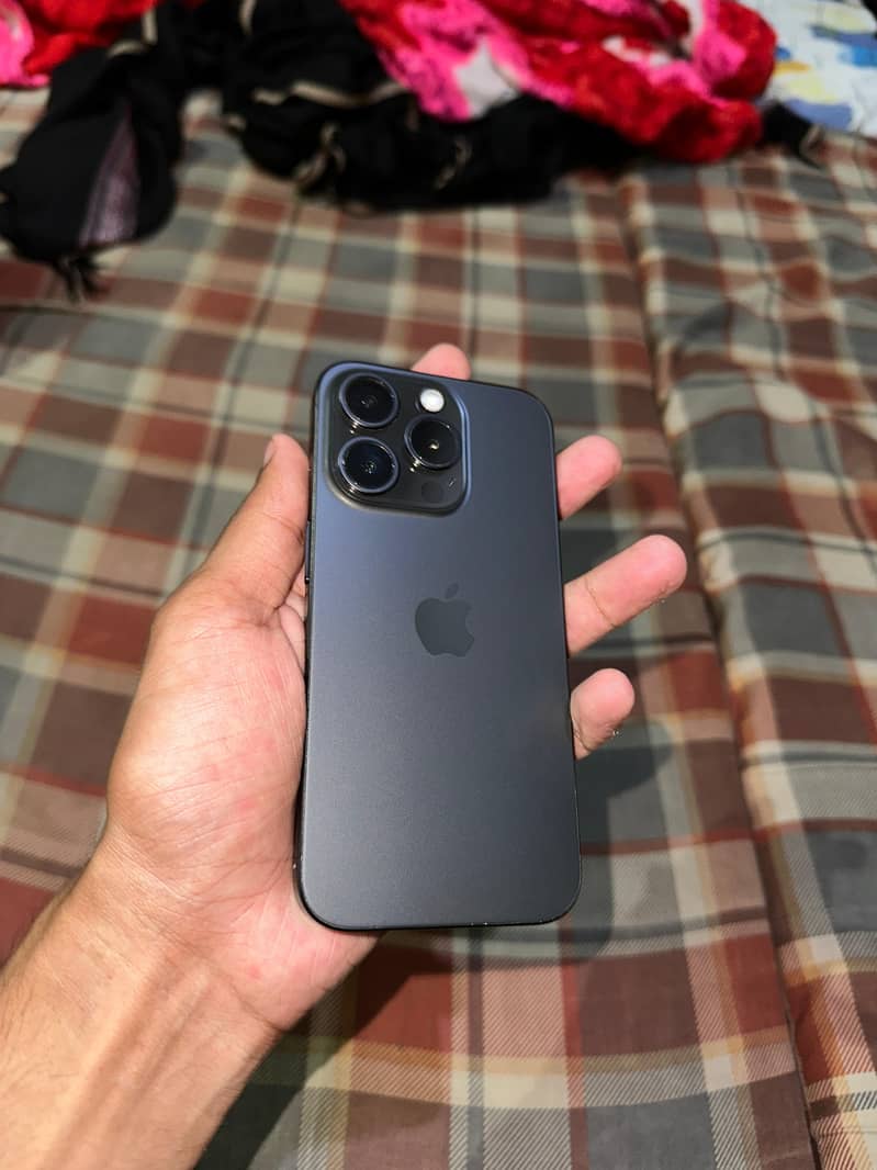 Apple iPhone 15 Pro 4