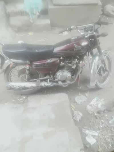 Honda 125 for sell all ok selncer ki jali phati hui h