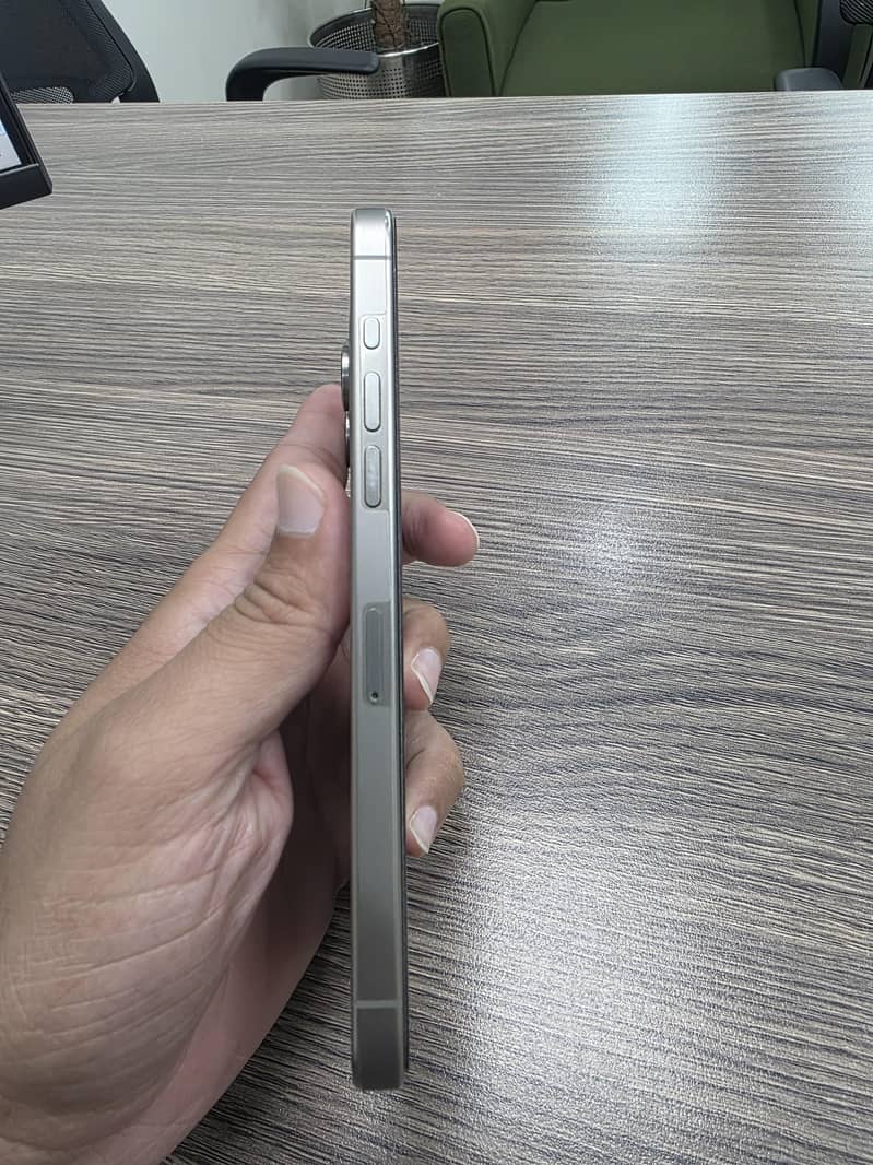 Apple iPhone 15 Pro Max 5