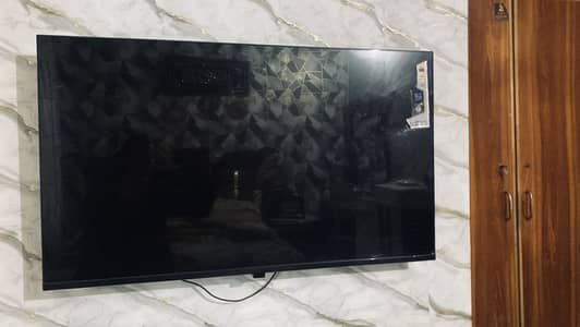 Led samsung 48 inches screen broken
