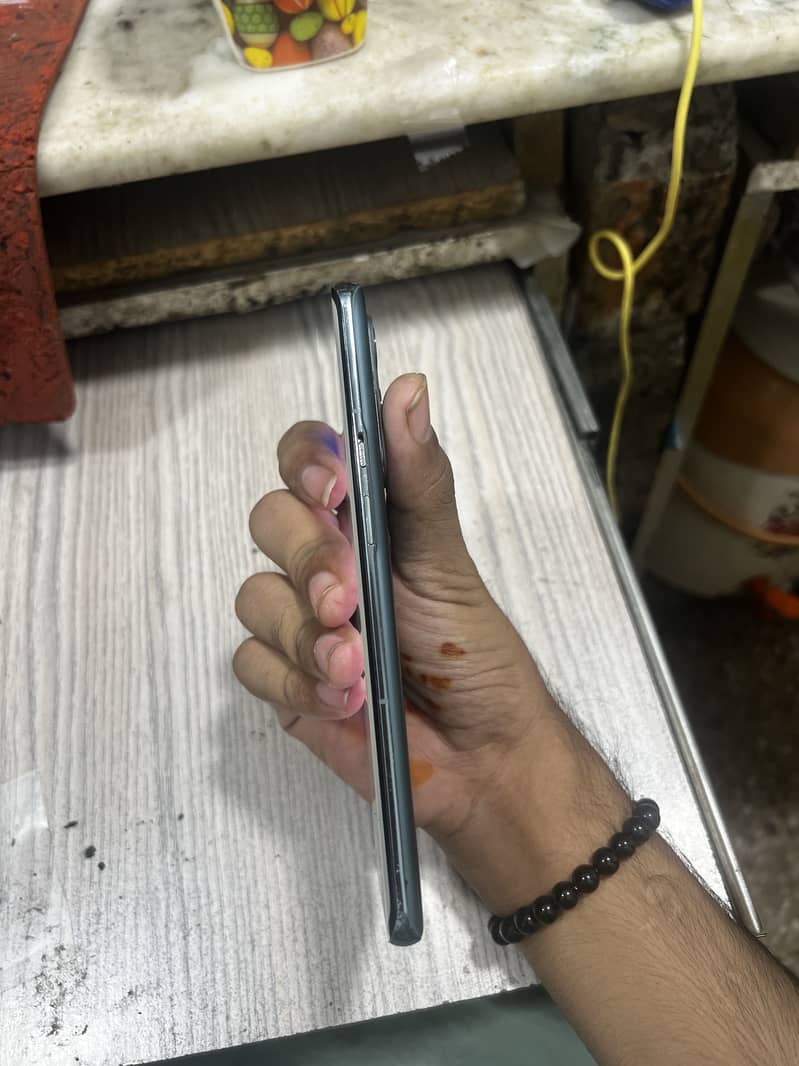 One Plus 9 Pro 6