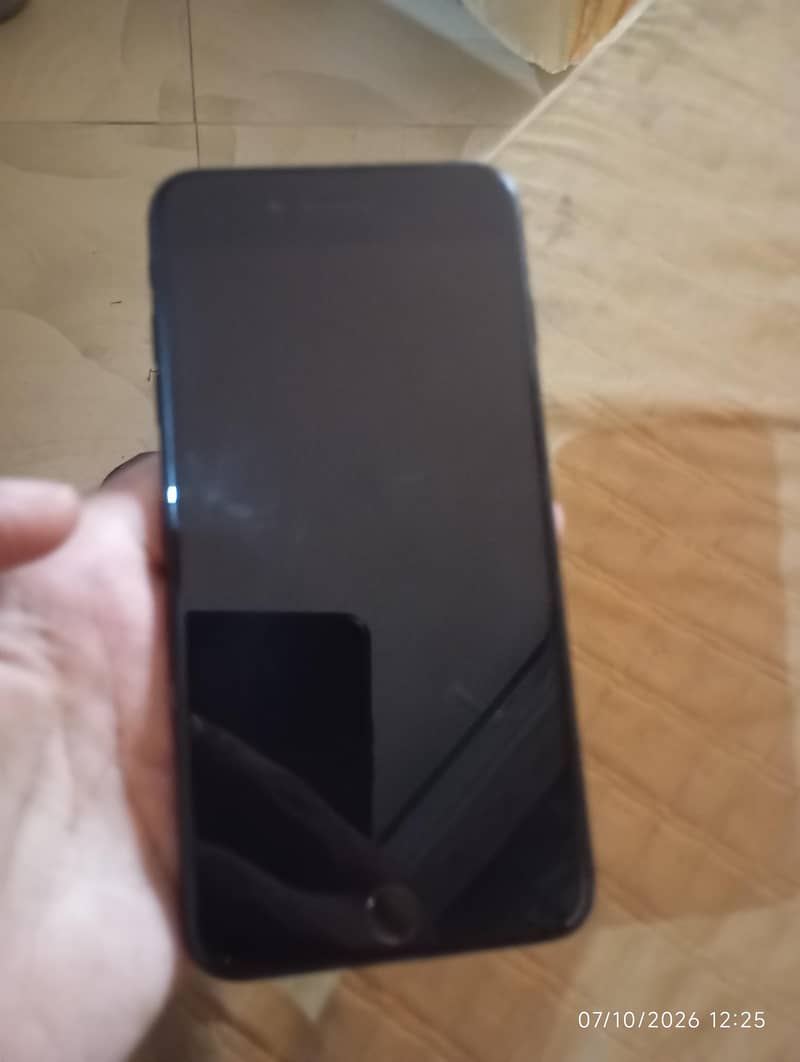 Apple iPhone 7 Plus 0