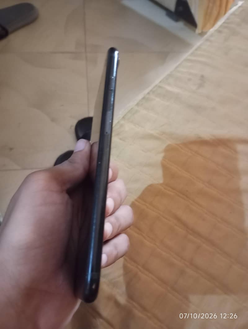 Apple iPhone 7 Plus 2