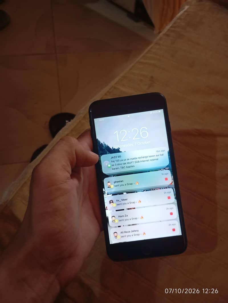 Apple iPhone 7 Plus 5