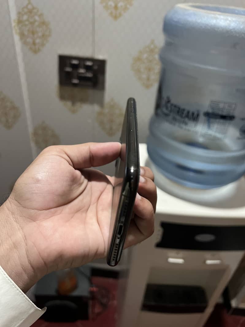 Apple iPhone 11 Pro Max 1