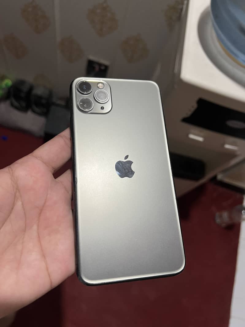 Apple iPhone 11 Pro Max 3