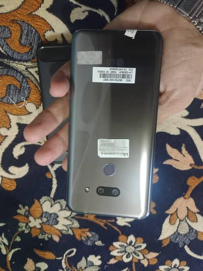 lg8thing 6/128 ha boht achi halt m ha