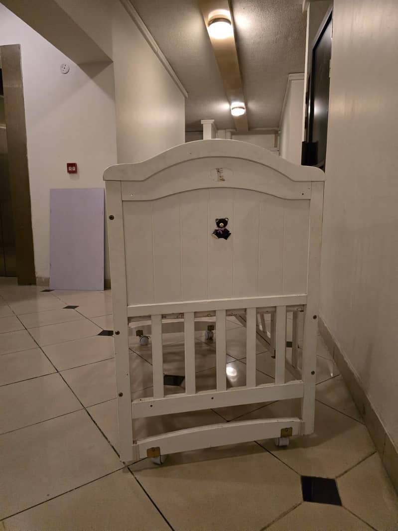 Baby cot 4