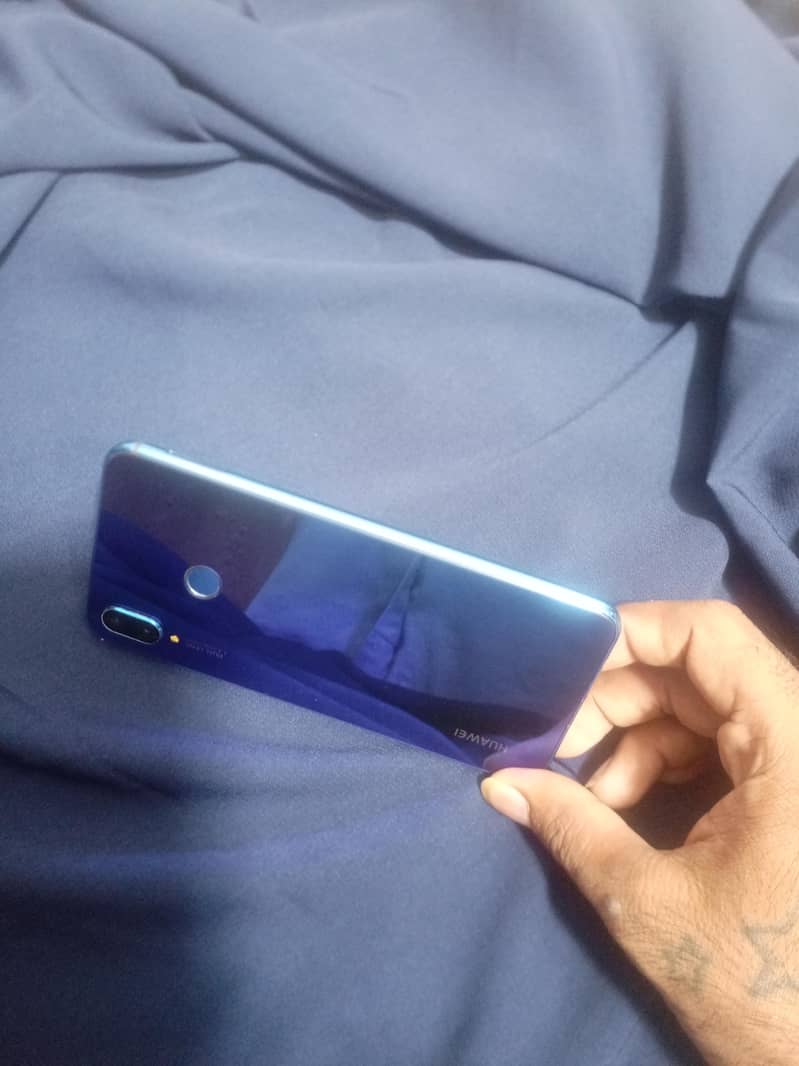 Huawei Nova 3i 2