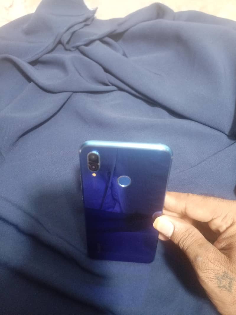 Huawei Nova 3i 3