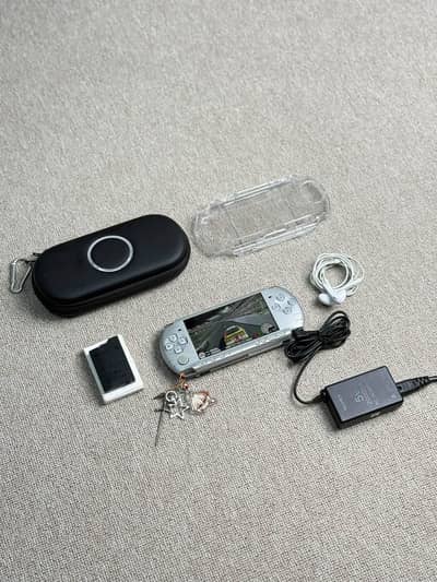 PSP 3000 Silver 64GB Jailbreak With Accessories