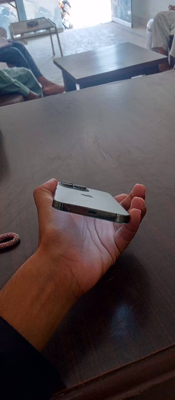 Apple iPhone 13 Pro 3